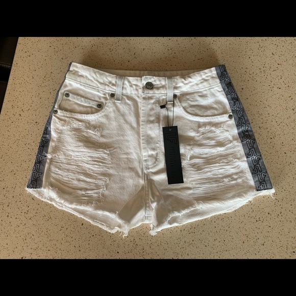 LF THE BRAND - WHITE SHORTS - SIZE 26 - Picture 2 of 6